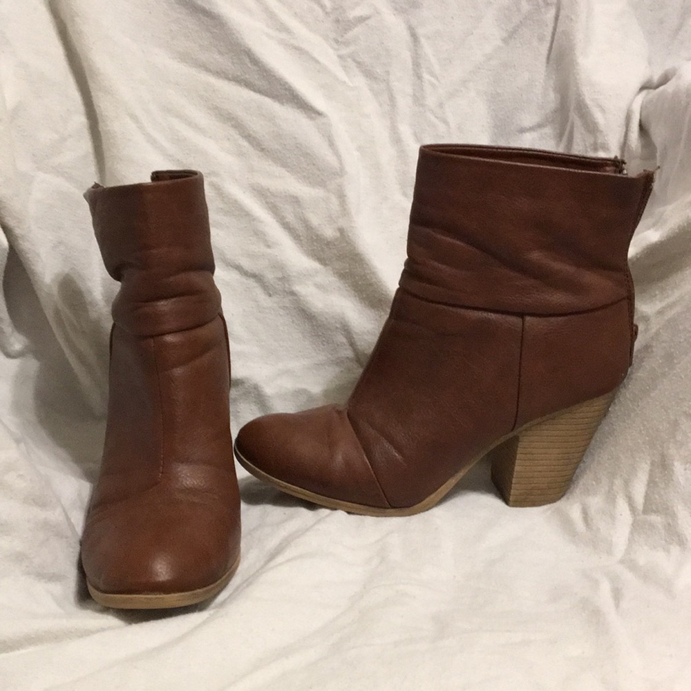 SO brown ankle boots